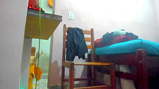 Snapshot of Novin18RJ chatting on 03.18.25 Novin18RJ online show from 03.18.25