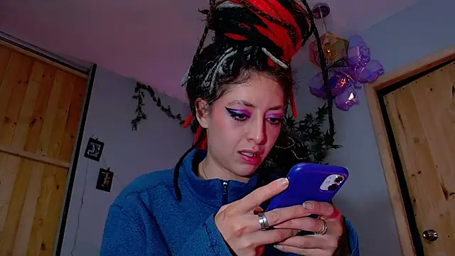 VickyJackson  online show from 12.02.25