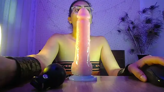 DaMikaela  online show from 01.27.25