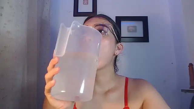 DaMikaela  online show from 03.17.25