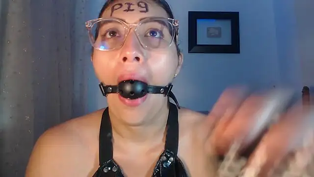 DaMikaela  online show from 03.18.25