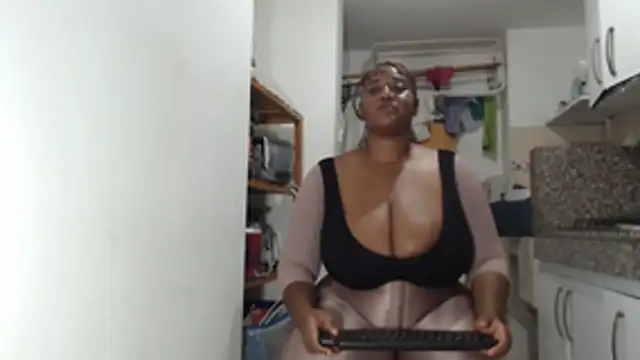 Snapshot of LiraRusso chatting on 01.11.26 LiraRusso online show from 01.11.26