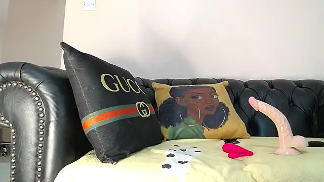 santa queenn online show from 01.14.25