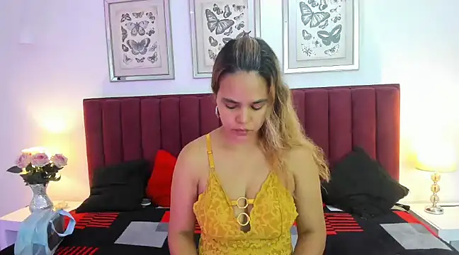 Snapshot of MarieKoster chatting on 03.08.25 MarieKoster online show from 03.08.25