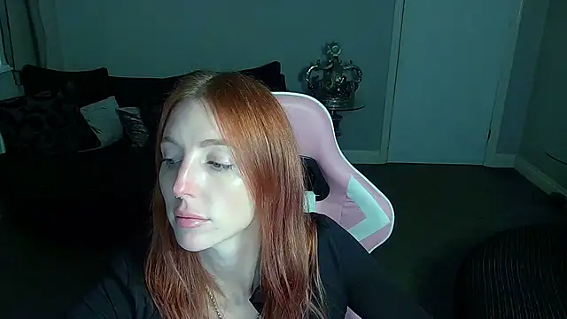 Red firesquirt online show from 11.20.25