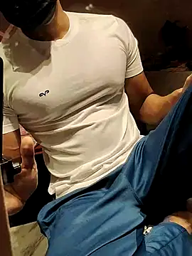 xxxhugedick0001 online show from 02.24.25