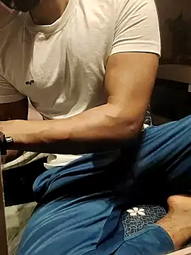 xxxhugedick0001 online show from 03.08.25