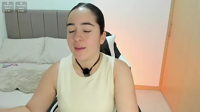 soyamandaa  online show from 12.22.25