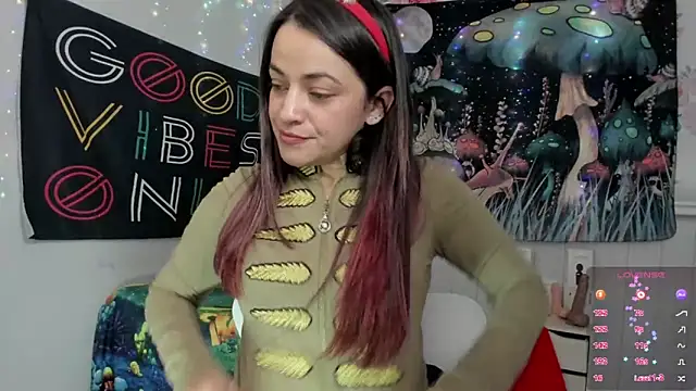 LovelyAzucena online show from 12.18.24