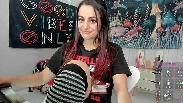 LovelyAzucena online show from 02.28.25