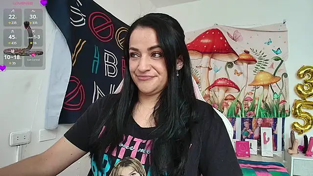 LovelyAzucena online show from 05.22.26