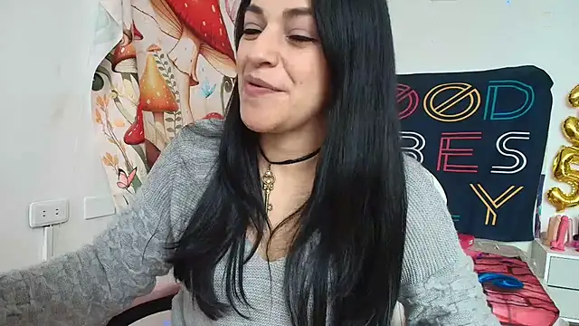 LovelyAzucena online show from 05.25.26