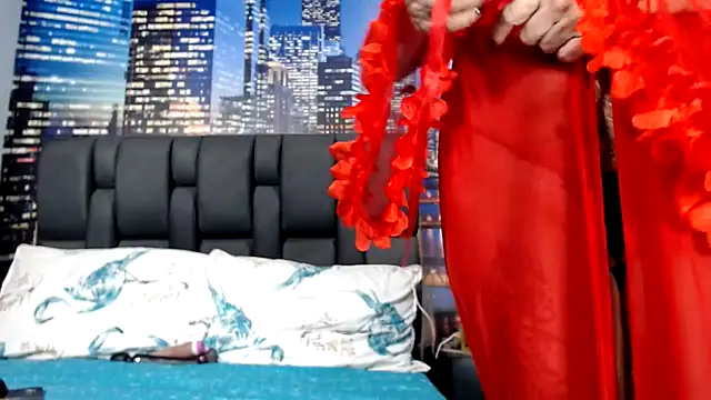 Snapshot of Lucy_mature8 chatting on 02.22.26 Lucy mature8 online show from 02.22.26