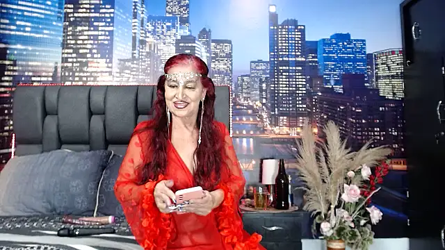 Snapshot of Lucy_mature8 chatting on 03.07.26 Lucy mature8 online show from 03.07.26