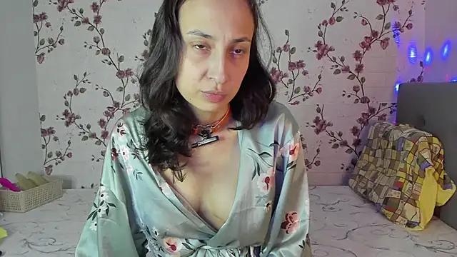 Alisagold90 online show from 10.29.25