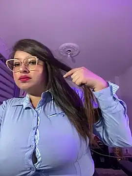 Snapshot of MiiaaJoness chatting on 12.23.24 MiiaaJoness online show from 12.23.24