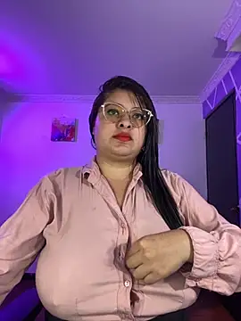 MiiaaJoness online show from 11.14.25