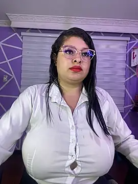 MiiaaJoness online show from 05.05.26