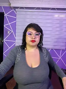 Snapshot of MiiaaJoness chatting on 07.15.26 MiiaaJoness online show from 07.15.26