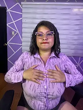 Snapshot of MiiaaJoness chatting on 07.28.26 MiiaaJoness online show from 07.28.26