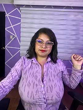 Snapshot of MiiaaJoness chatting on 07.28.26 MiiaaJoness online show from 07.28.26