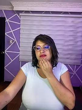 Snapshot of MiiaaJoness chatting on 07.29.26 MiiaaJoness online show from 07.29.26
