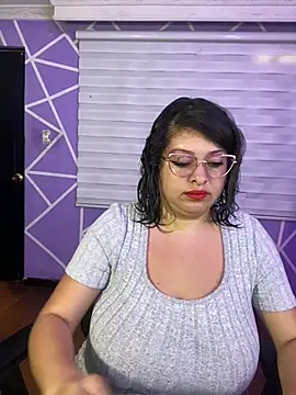 Snapshot of MiiaaJoness chatting on 07.31.26 MiiaaJoness online show from 07.31.26