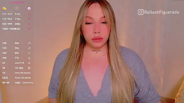 Snapshot of IsabellaFigueredo__ chatting on 02.05.25 IsabellaFigueredo   online show from 02.05.25