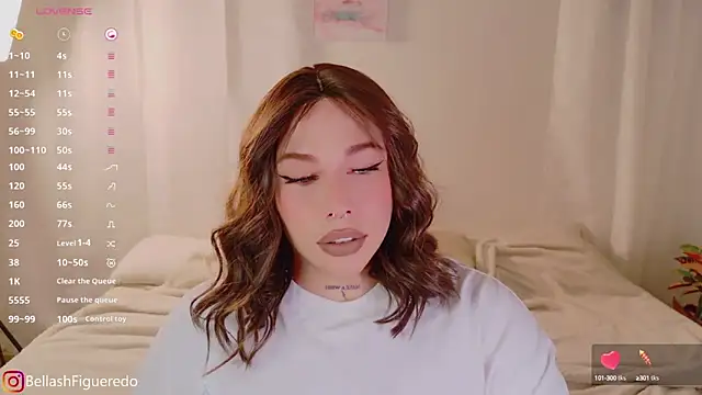 Snapshot of IsabellaFigueredo__ chatting on 02.17.25 IsabellaFigueredo   online show from 02.17.25