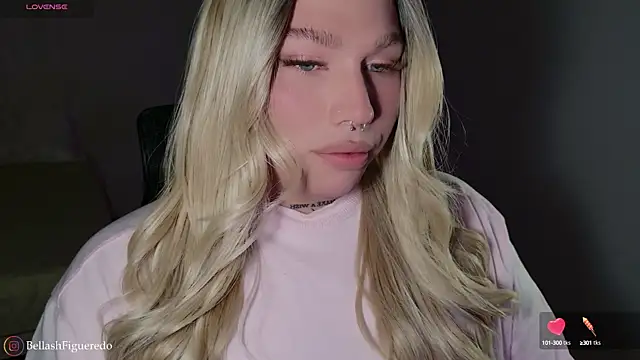 Snapshot of IsabellaFigueredo__ chatting on 10.14.25 IsabellaFigueredo   online show from 10.14.25