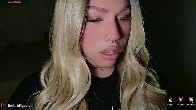 Snapshot of IsabellaFigueredo__ chatting on 10.14.25 IsabellaFigueredo   online show from 10.14.25