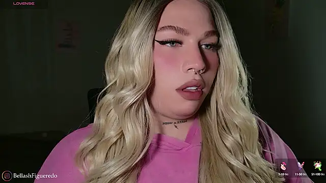 Snapshot of IsabellaFigueredo__ chatting on 10.16.25 IsabellaFigueredo   online show from 10.16.25