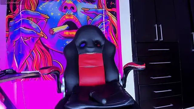 kendall submissive online show from 05.05.26