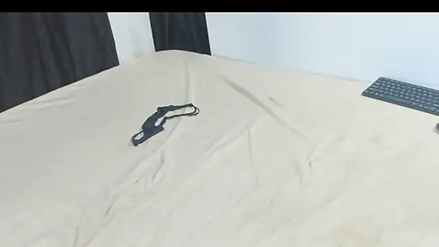 Snapshot of Yummy_squirter chatting on 03.16.25 Yummy squirter online show from 03.16.25