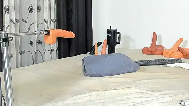 Yummy squirter online show from 06.19.26