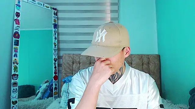 Snapshot of _justinmoon2 chatting on 12.03.25 justinmoon2 online show from 12.03.25