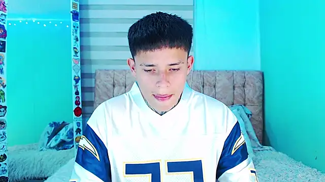 Snapshot of _justinmoon2 chatting on 12.20.25 justinmoon2 online show from 12.20.25