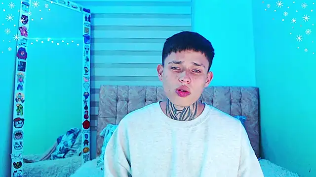 Snapshot of _justinmoon2 chatting on 12.23.25 justinmoon2 online show from 12.23.25