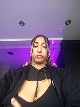 Snapshot of Hotasiansensation chatting on 11.12.25 Hotasiansensation online show from 11.12.25