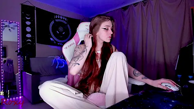 Snapshot of wet_dream_ chatting on 01.19.25 wet dream online show from 01.19.25