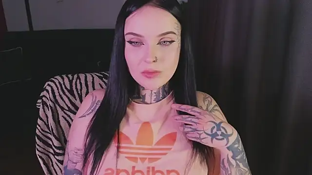 Snapshot of ATOMIC-KETCHUP chatting on 12.23.25 ATOMIC-KETCHUP online show from 12.23.25