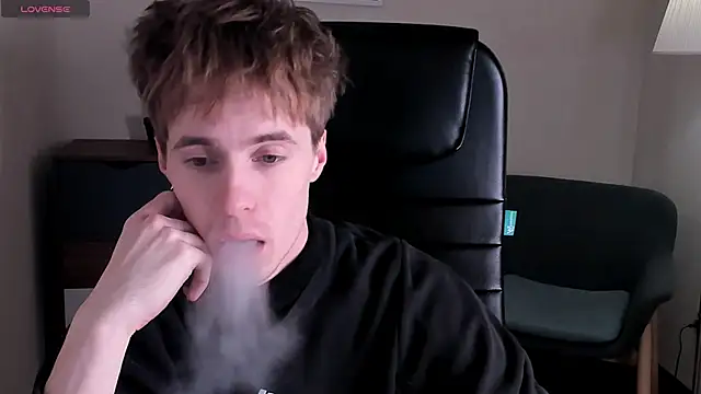 Snapshot of _tokyo_ghoul chatting on 01.03.25 tokyo ghoul online show from 01.03.25