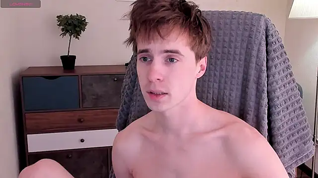 Snapshot of _tokyo_ghoul chatting on 01.04.25 tokyo ghoul online show from 01.04.25