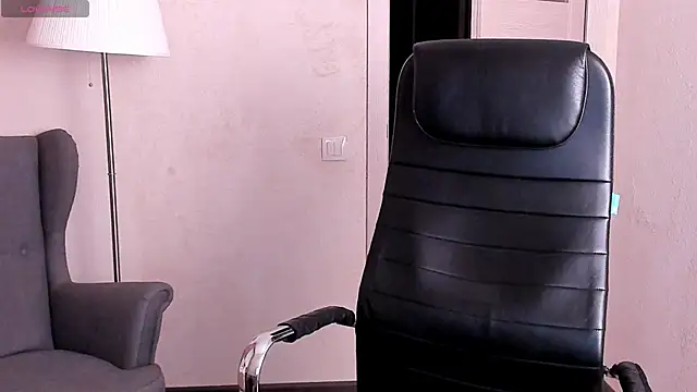 Snapshot of _tokyo_ghoul chatting on 01.18.25 tokyo ghoul online show from 01.18.25