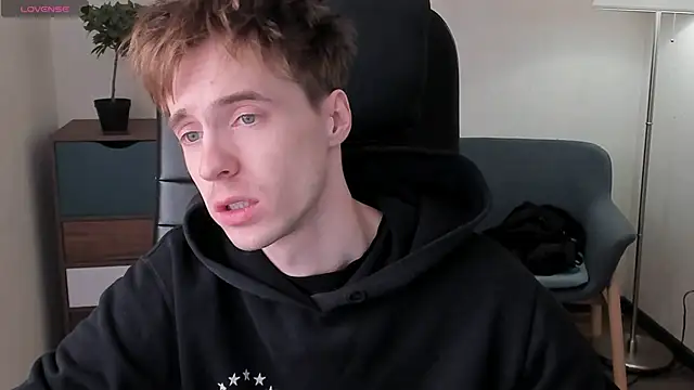 Snapshot of _tokyo_ghoul chatting on 03.06.25 tokyo ghoul online show from 03.06.25