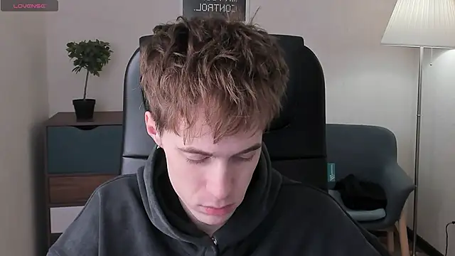 Snapshot of _tokyo_ghoul chatting on 03.08.25 tokyo ghoul online show from 03.08.25