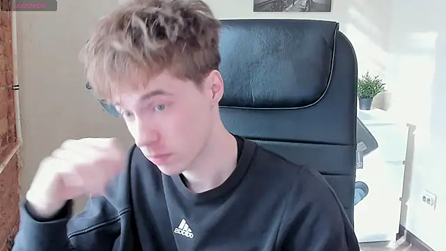 Snapshot of _tokyo_ghoul chatting on 03.09.25 tokyo ghoul online show from 03.09.25