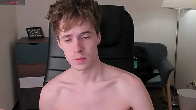 Snapshot of _tokyo_ghoul chatting on 03.21.25 tokyo ghoul online show from 03.21.25