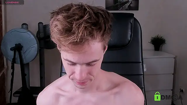 Snapshot of _tokyo_ghoul chatting on 09.21.25 tokyo ghoul online show from 09.21.25