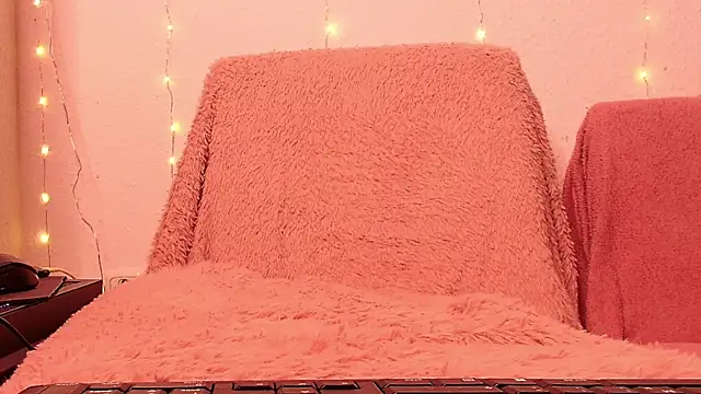 SecretAnni online show from 12.22.24